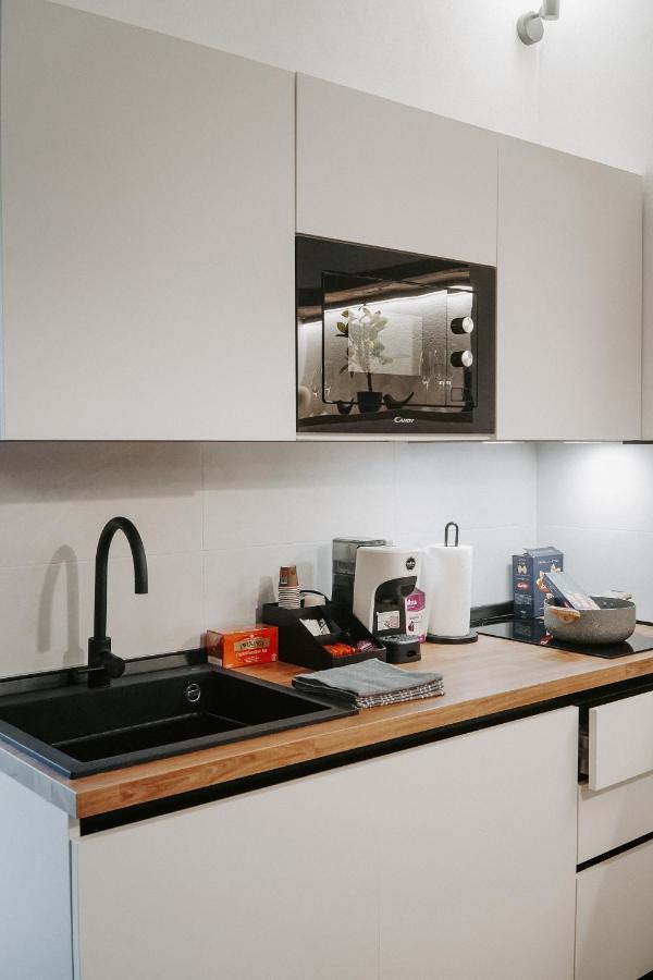 Dislocati Bnb - Jacuzzi Privata - Cucina - Tv60" - Minimal Luxury Marigliano Eksteriør billede