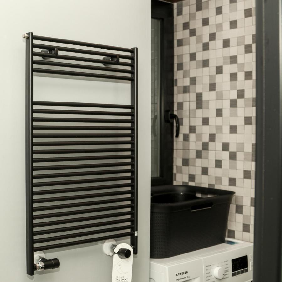 Dislocati Bnb - Jacuzzi Privata - Cucina - Tv60" - Minimal Luxury Marigliano Eksteriør billede
