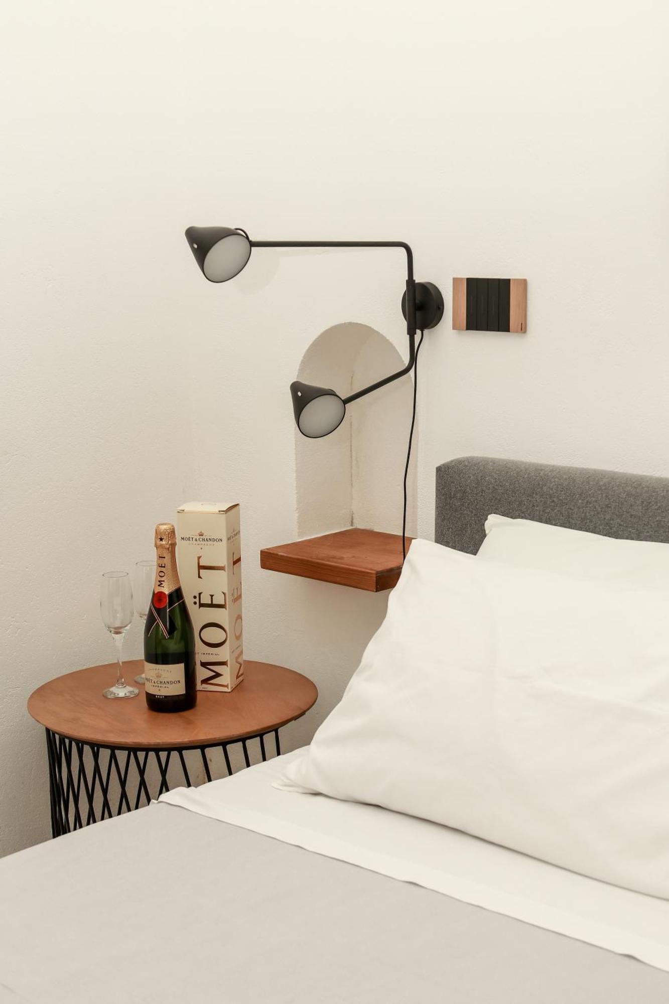 Dislocati Bnb - Jacuzzi Privata - Cucina - Tv60" - Minimal Luxury Marigliano Eksteriør billede